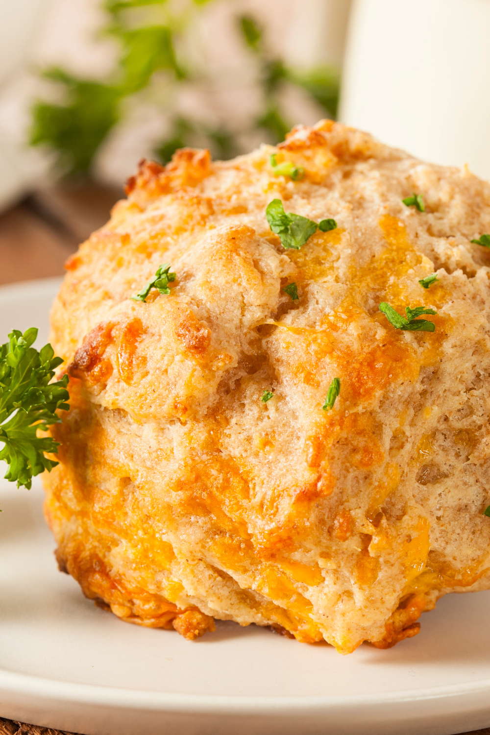 red-lobster-copycat-cheddar-bay-biscuits